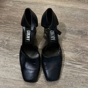 VINTAGE DKNY leather heels